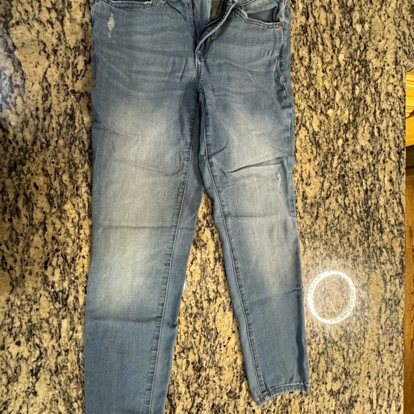 Relaxed straight - Picture 2 of 3